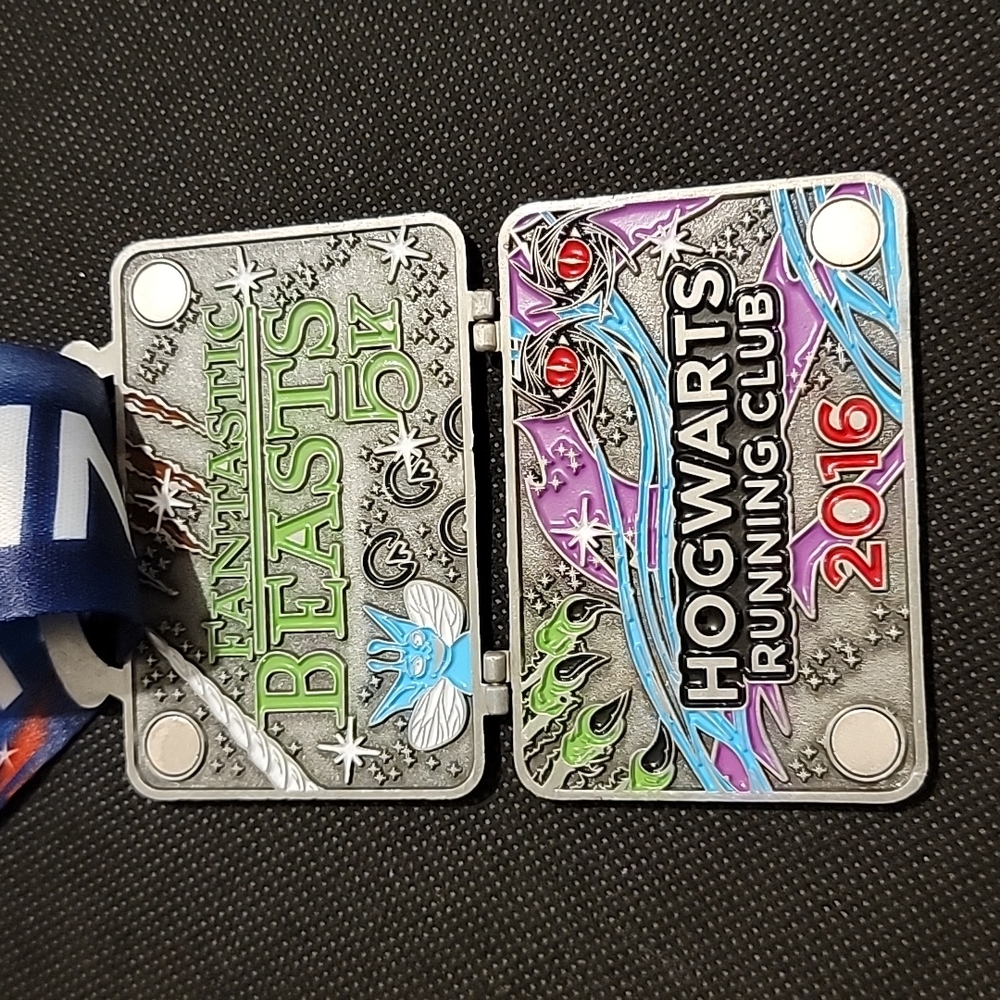2016 Harry Potter Potterhead Running Club Fantastic Beasts 5K medal